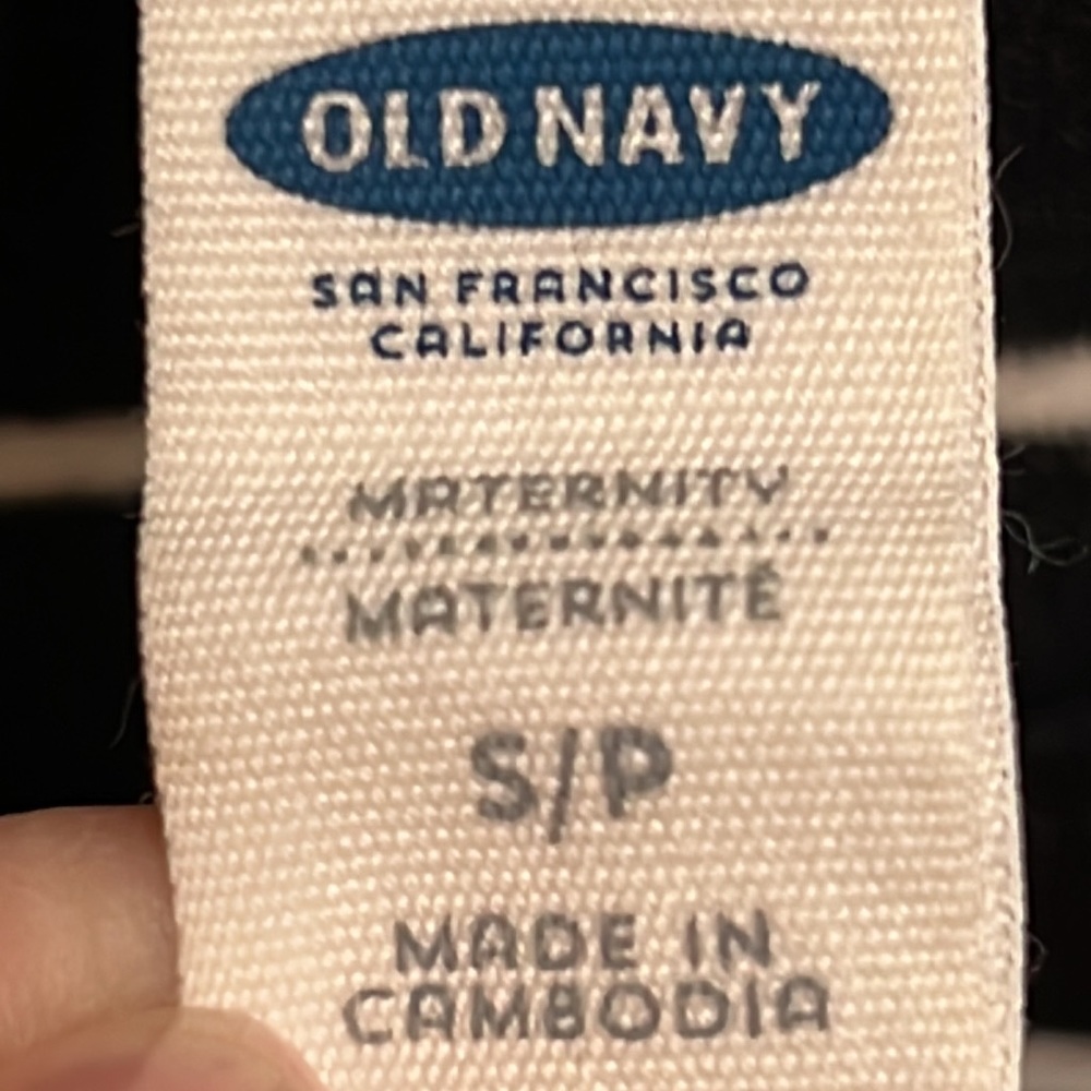 Old Navy Maternity shirt - Picture 3 of 4